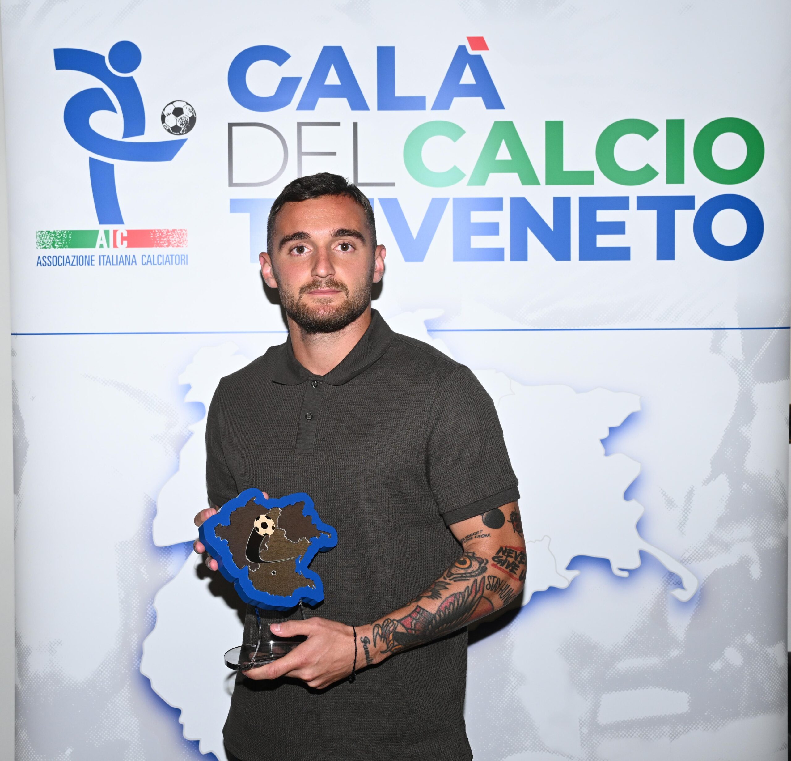 GRAN GALA’ DEL CALCIO TRIVENETO. Erald Lakti premiato miglior calciatore FC Arzignano Valchiampo 25/26.